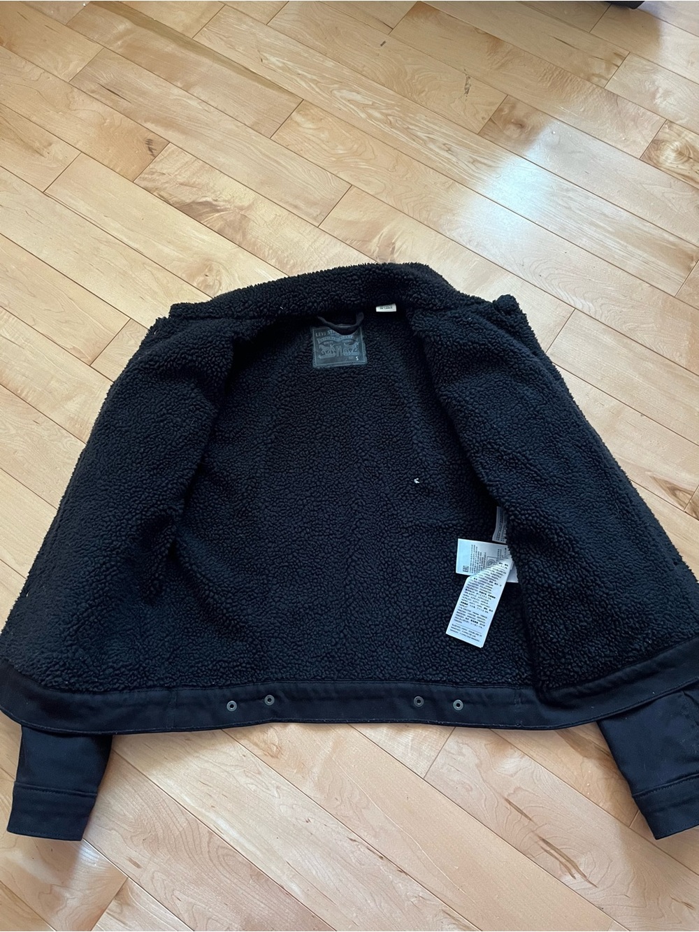 Levi's Black Sherpa-Lined Denim Jacket - Picture 2 of 3